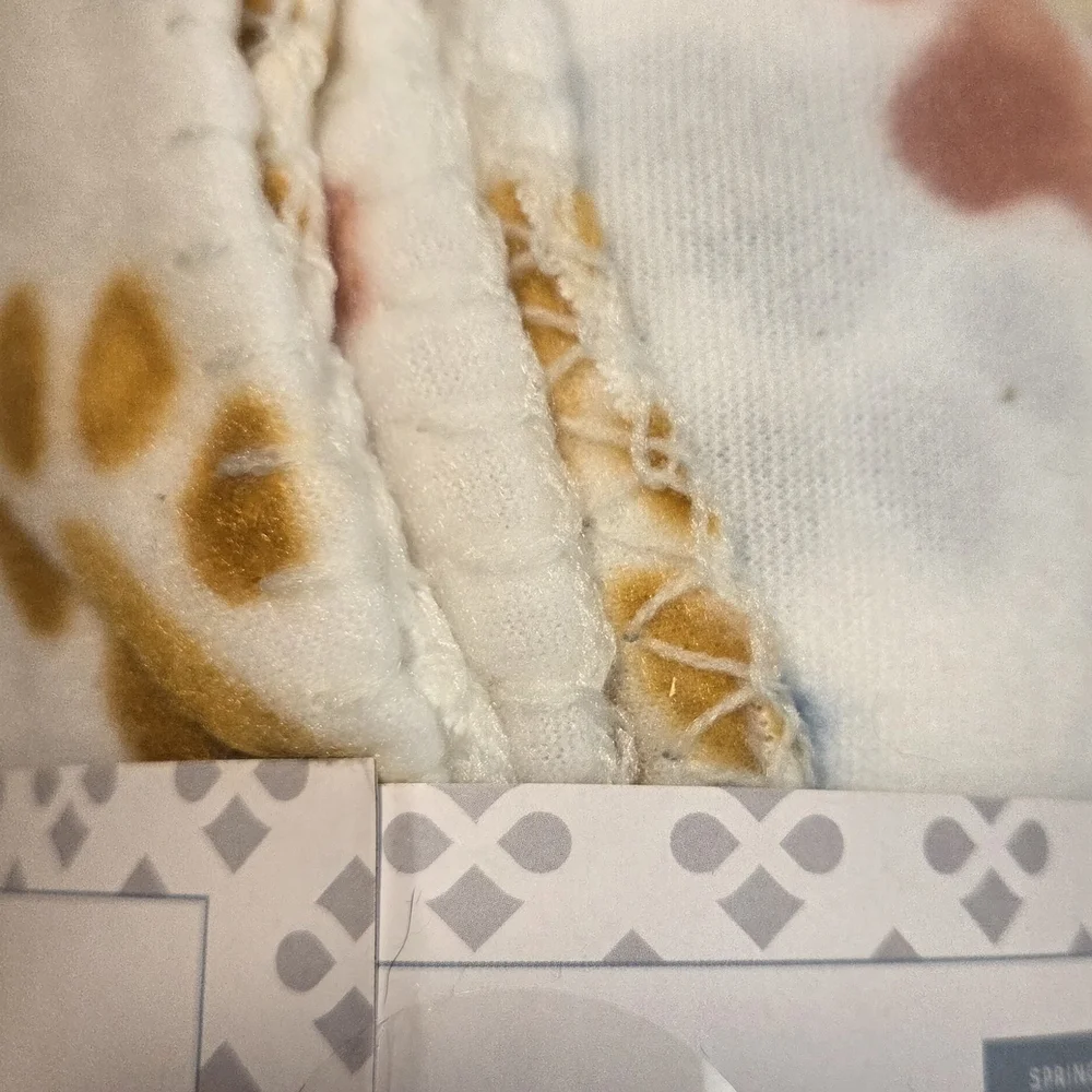 INFINITY Home Fleece Throw - Paw Print Pattern - New